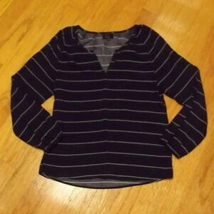 Lumiere women's size medium striped top navy blue